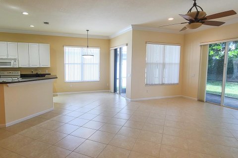 House in Lake Worth, Florida 2 bedrooms, 202.16 sq.m. № 1129275 - photo 11