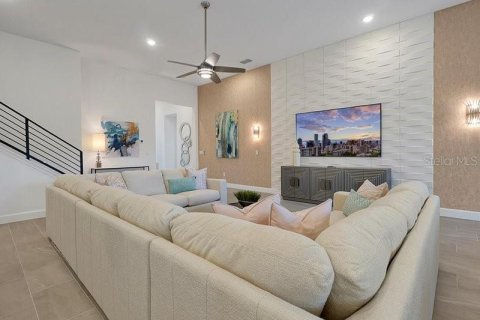 Casa en venta en Orlando, Florida, 15 dormitorios, 581.48 m2 № 1424496 - foto 13