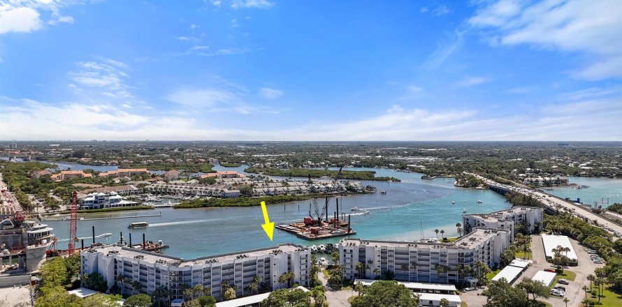 Condominio en Jupiter, Florida, 2 dormitorios  № 1132826