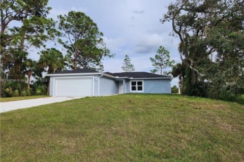 Villa ou maison à vendre à LaBelle, Floride: 3 chambres № 423885 - photo 1