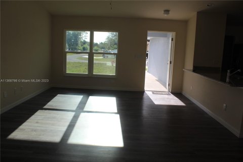 Casa en venta en LaBelle, Florida, 3 dormitorios № 423885 - foto 13