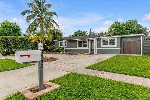 Villa ou maison à vendre à Cooper City, Floride: 3 chambres, 115.48 m2 № 1332944 - photo 1