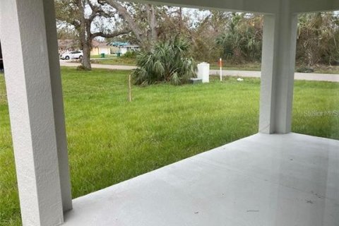 House in Port Charlotte, Florida 3 bedrooms, 136.47 sq.m. № 789767 - photo 18