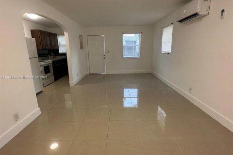 Apartment in Hollywood, Florida 1 bedroom № 726430 - photo 5