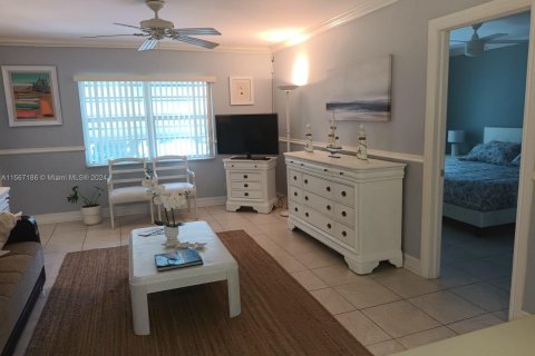 Condo in Hollywood, Florida, 2 bedrooms  № 1153958 - photo 5