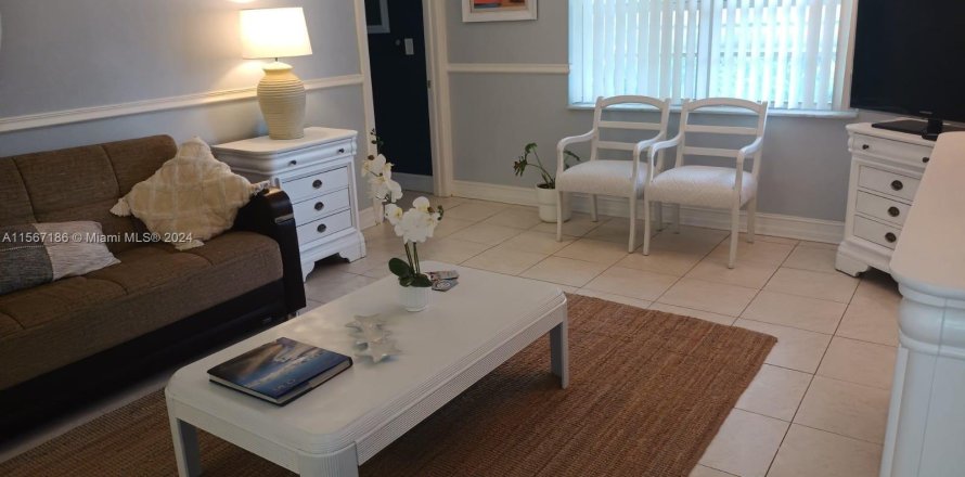 Condo in Hollywood, Florida, 2 bedrooms  № 1153958