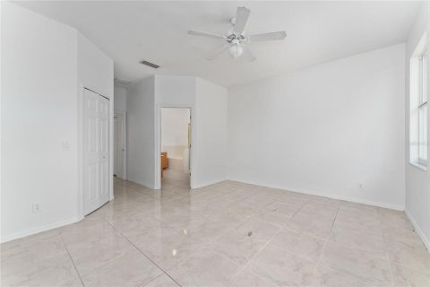 House in Kissimmee, Florida 4 bedrooms, 181.35 sq.m. № 1288756 - photo 16