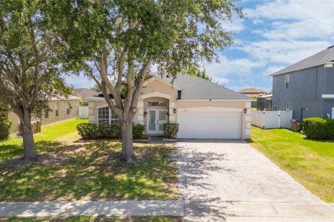 Villa ou maison à vendre à Kissimmee, Floride: 4 chambres, 181.35 m2 № 1288756 - photo 5