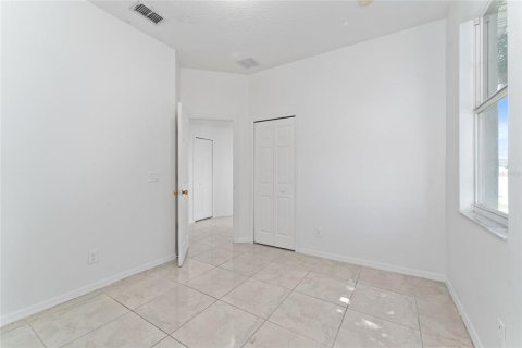 Villa ou maison à vendre à Kissimmee, Floride: 4 chambres, 181.35 m2 № 1288756 - photo 13