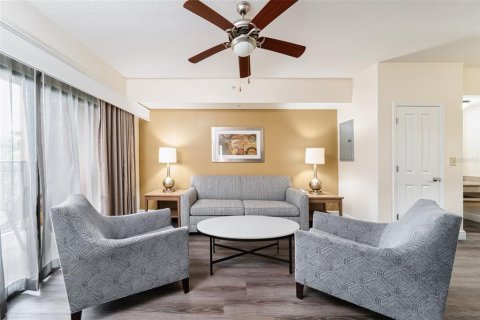 Condo in Orlando, Florida, 3 bedrooms  № 733486 - photo 8