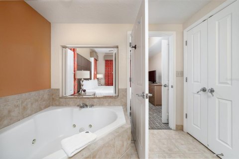 Condo in Orlando, Florida, 3 bedrooms  № 733486 - photo 7