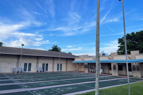 Copropriété à vendre à Palm Springs, Floride: 2 chambres, 75.25 m2 № 1168972 - photo 12