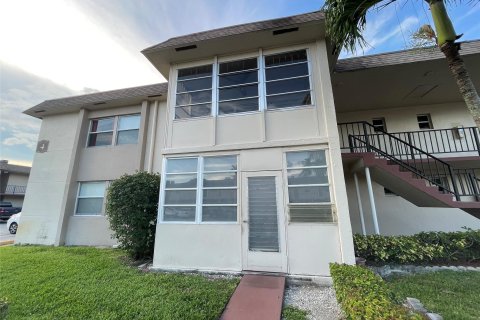 Copropriété à vendre à Palm Springs, Floride: 2 chambres, 75.25 m2 № 1168972 - photo 17