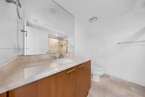 Condo in Aventura, Florida, 2 bedrooms  № 1384198 - photo 25