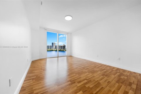 Condo in Aventura, Florida, 2 bedrooms  № 1384198 - photo 27