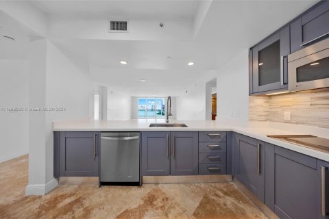 Condo in Aventura, Florida, 2 bedrooms  № 1384198 - photo 10