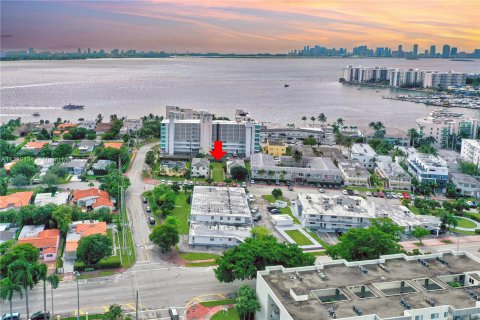 Immobilier commercial à vendre à Miami Beach, Floride № 197165 - photo 28