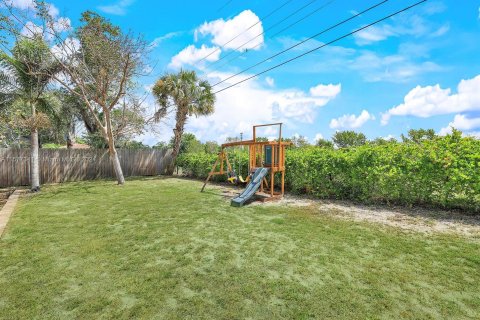 House in Naples, Florida 3 bedrooms № 1146795 - photo 27