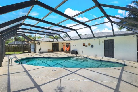 House in Naples, Florida 3 bedrooms № 1146795 - photo 23