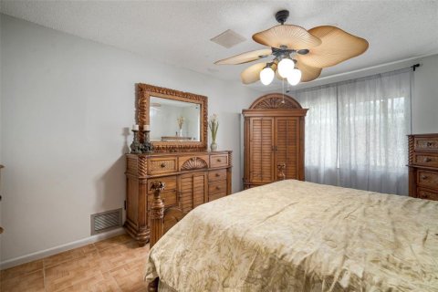 Casa en venta en Brandon, Florida, 4 dormitorios, 234.58 m2 № 1354056 - foto 14