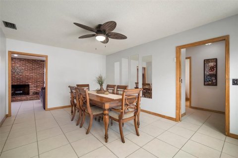 Casa en venta en Brandon, Florida, 4 dormitorios, 234.58 m2 № 1354056 - foto 2