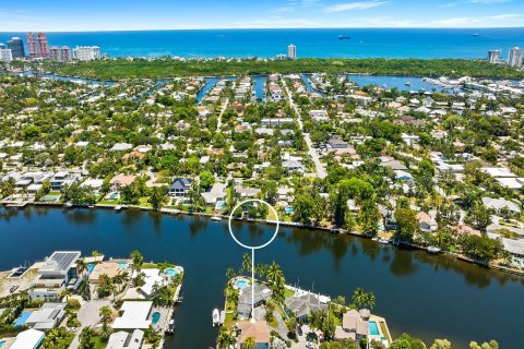 Villa ou maison à vendre à Fort Lauderdale, Floride: 4 chambres, 278.34 m2 № 1221668 - photo 1