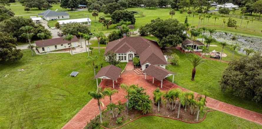 Villa ou maison à LaBelle, Floride 4 chambres, 256.13 m2 № 1277459