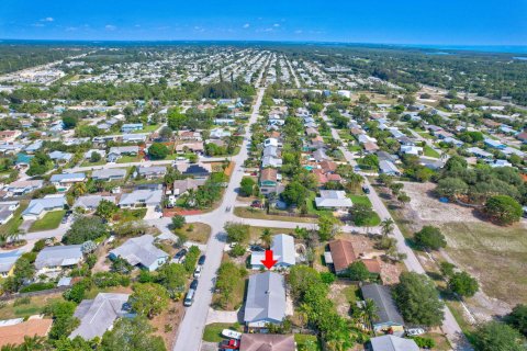 House in Hobe Sound, Florida 4 bedrooms, 132.66 sq.m. № 1185577 - photo 3