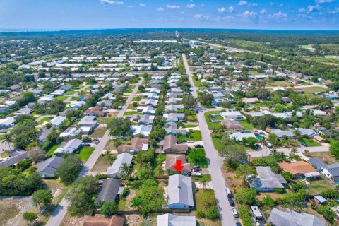 House in Hobe Sound, Florida 4 bedrooms, 132.66 sq.m. № 1185577 - photo 5