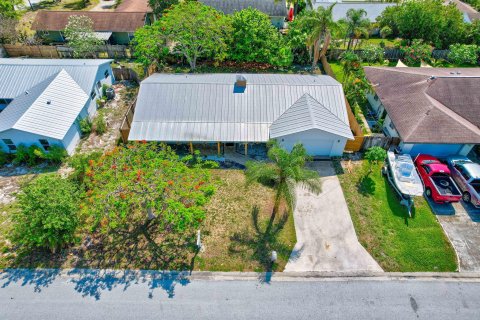 Villa ou maison à vendre à Hobe Sound, Floride: 4 chambres, 132.66 m2 № 1185577 - photo 12