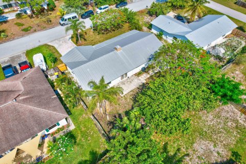 Villa ou maison à vendre à Hobe Sound, Floride: 4 chambres, 132.66 m2 № 1185577 - photo 9