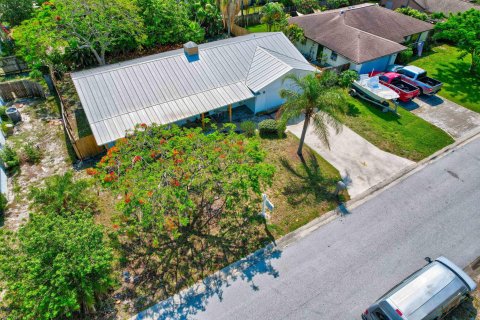 Villa ou maison à vendre à Hobe Sound, Floride: 4 chambres, 132.66 m2 № 1185577 - photo 13