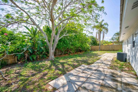 Villa ou maison à vendre à Hobe Sound, Floride: 4 chambres, 132.66 m2 № 1185577 - photo 15