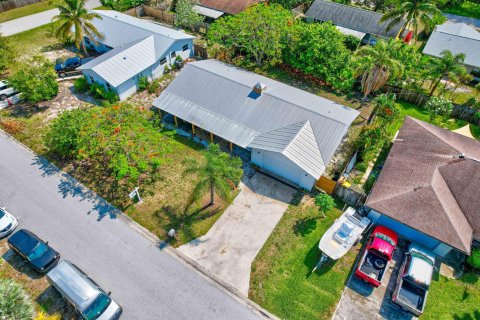 Villa ou maison à vendre à Hobe Sound, Floride: 4 chambres, 132.66 m2 № 1185577 - photo 11