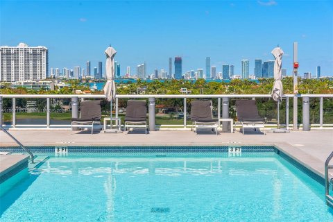 Condo in Miami Beach, Florida, 1 bedroom  № 1120656 - photo 24