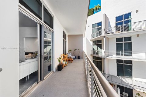 Condo in Miami Beach, Florida, 1 bedroom  № 1120656 - photo 9