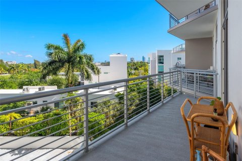 Condo in Miami Beach, Florida, 1 bedroom  № 1120656 - photo 11