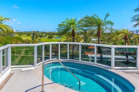 Condo in Miami Beach, Florida, 1 bedroom  № 1120656 - photo 26