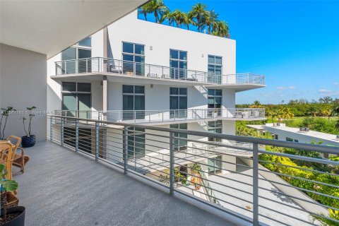 Condo in Miami Beach, Florida, 1 bedroom  № 1120656 - photo 12