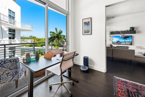 Condo in Miami Beach, Florida, 1 bedroom  № 1120656 - photo 15