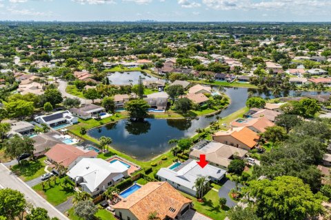 Villa ou maison à vendre à Coral Springs, Floride: 4 chambres, 214.23 m2 № 1185567 - photo 6