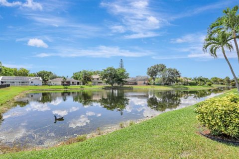 Villa ou maison à vendre à Coral Springs, Floride: 4 chambres, 214.23 m2 № 1185567 - photo 15