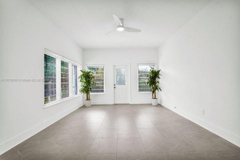 Casa en venta en Surfside, Florida, 3 dormitorios, 152.36 m2 № 1408850 - foto 14