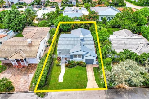 Villa ou maison à vendre à Surfside, Floride: 3 chambres, 152.36 m2 № 1408850 - photo 5