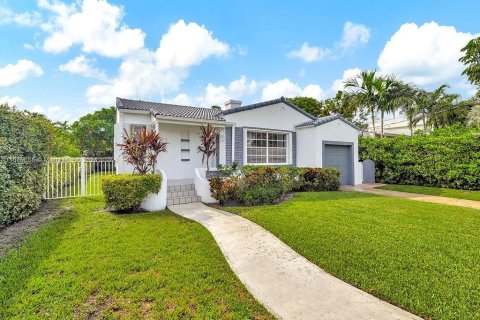 Villa ou maison à vendre à Surfside, Floride: 3 chambres, 152.36 m2 № 1408850 - photo 3