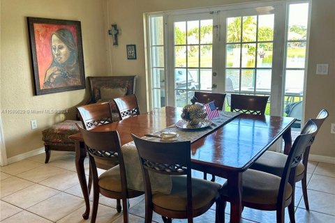 Villa ou maison à vendre à Miramar, Floride: 3 chambres, 156.45 m2 № 1168148 - photo 2