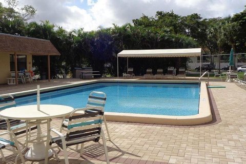 Condominio en venta en Tamarac, Florida, 2 dormitorios, 117.99 m2 № 1222509 - foto 12