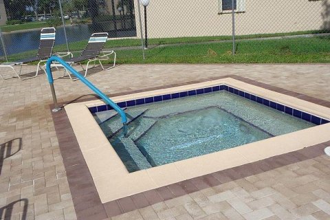 Condominio en venta en Tamarac, Florida, 2 dormitorios, 117.99 m2 № 1222509 - foto 4