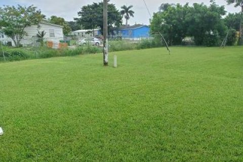 Commercial property in Pahokee, Florida 278.71 sq.m. № 1222510 - photo 6