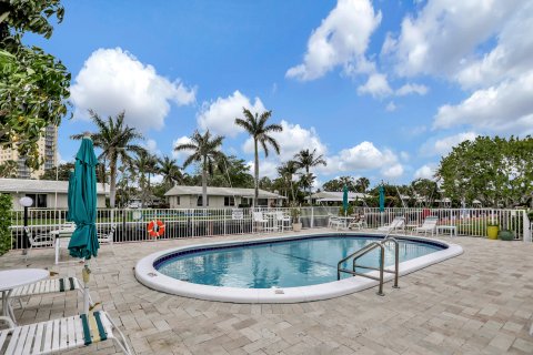 Copropriété à vendre à Pompano Beach, Floride: 2 chambres, 132.39 m2 № 1016272 - photo 9